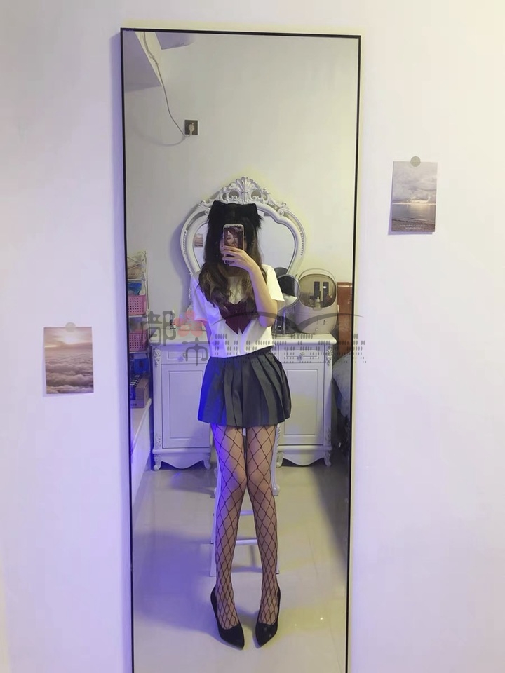 每个男士都幻想有踩着一双小高跟儿的女朋友给你全身放松?—都市Seek按摩spa网推荐