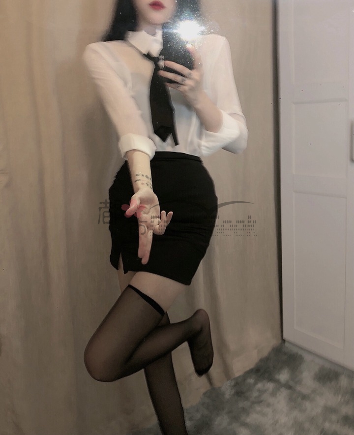 紧身包臀办公室秘书ol风，职场我要做一姐—都市Seek养生网推荐