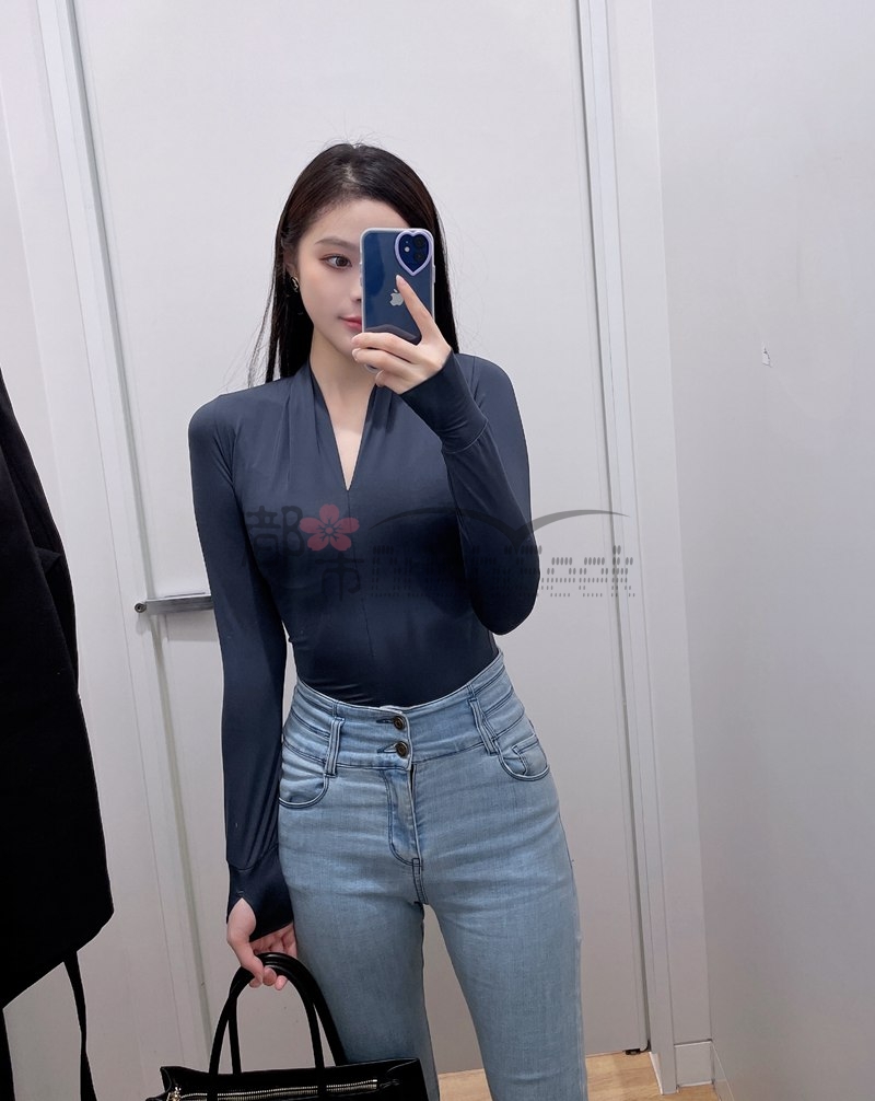 修身收腰弹性大，深V领口显X大！这才是YYDS！—都市Seek养生spa网推荐