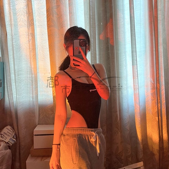 OTTD丨欧美风连体背心,瞬间打造出让任何男士都无法抗拒的高级感—都市Seek养生网推荐插图4 OTTD丨欧美风连体背心,瞬间打造出让任何男士都无法抗拒的高级感—都市Seek养生网推荐