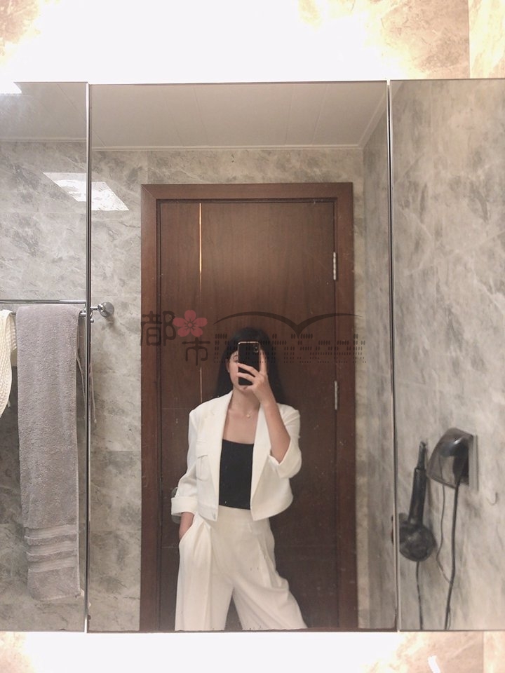 性感小吊带让看你的男士进入目不转睛爆裂模式--都市Seek养生网推荐