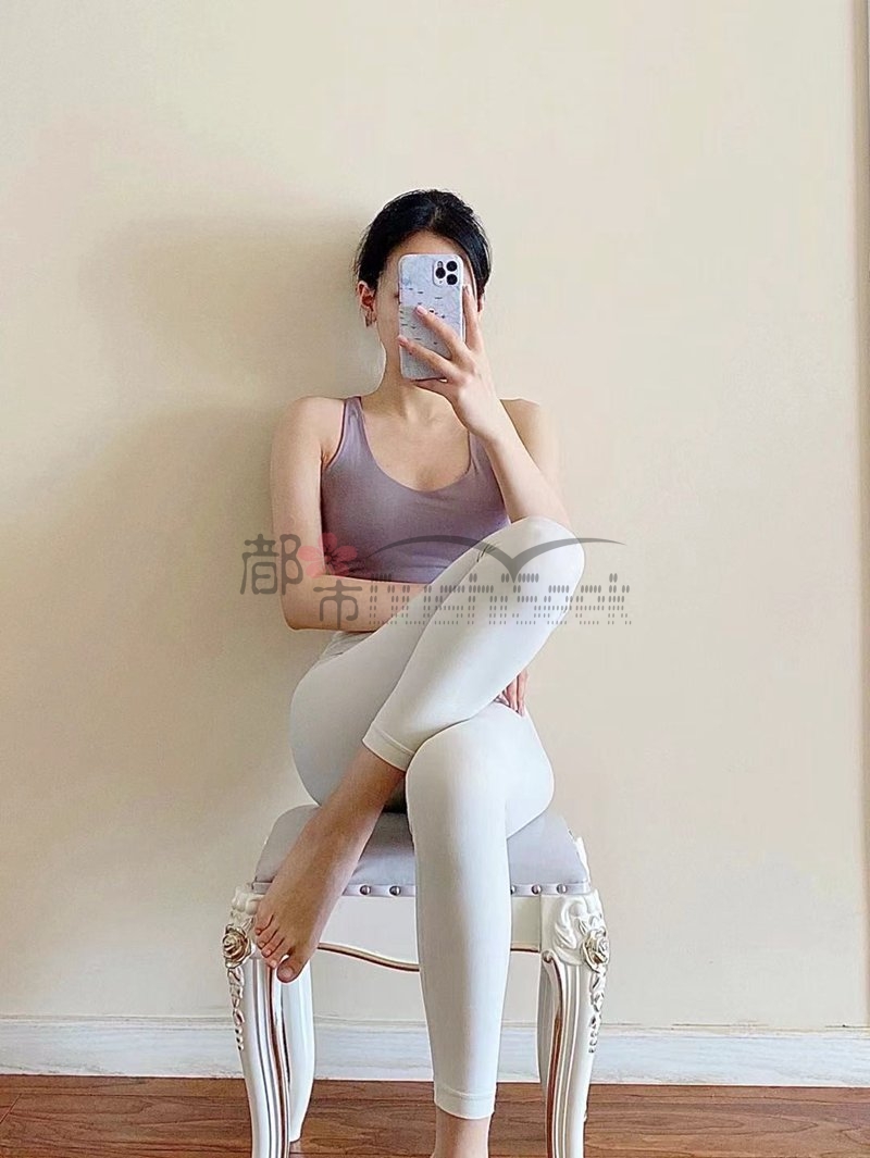 都市Seek按摩网推荐—白色性感瑜伽运动裤,完美身材和有氧运动都可以拥有插图3 都市Seek按摩网推荐—白色性感瑜伽运动裤,完美身材和有氧运动都可以拥有