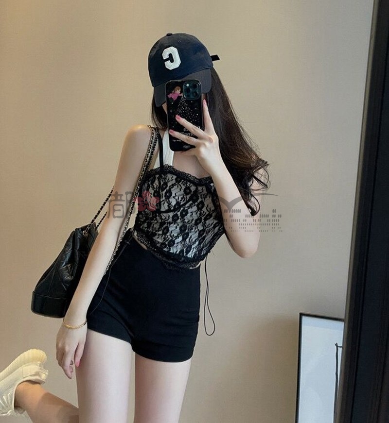 都市Seek家庭式养生推荐—黑色紧身超短裤，让你Hold住男人的外溢魅力