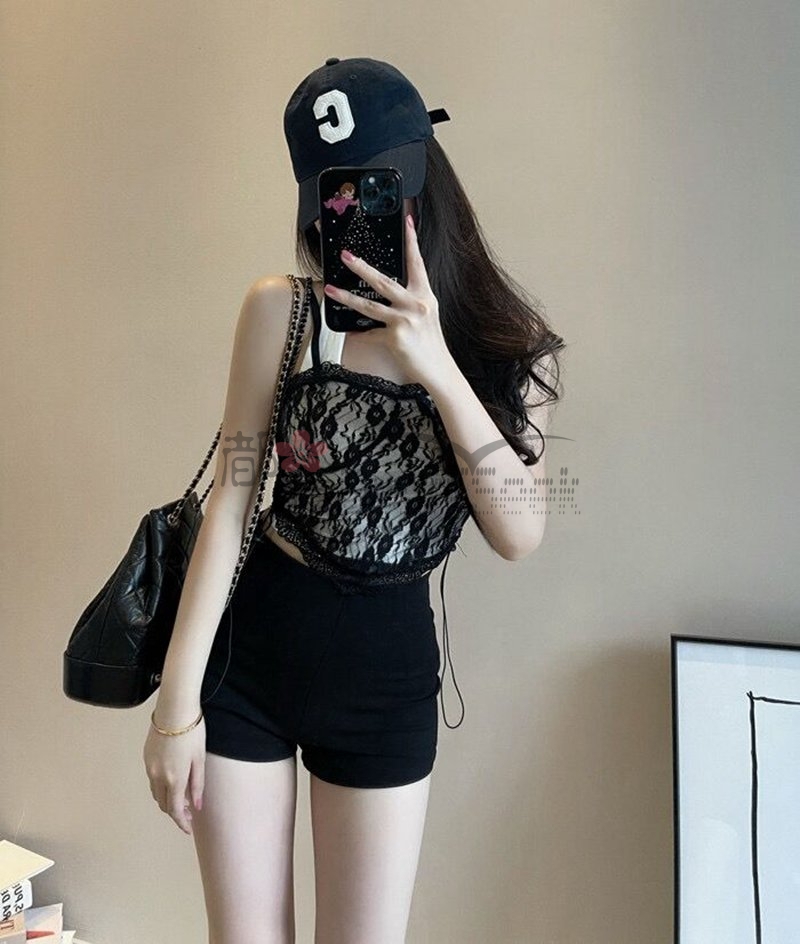 都市Seek家庭式养生推荐—黑色紧身超短裤，让你Hold住男人的外溢魅力