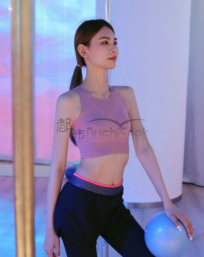 北苑养生保健的空中瑜伽运动--静想空中瑜伽(北苑店)