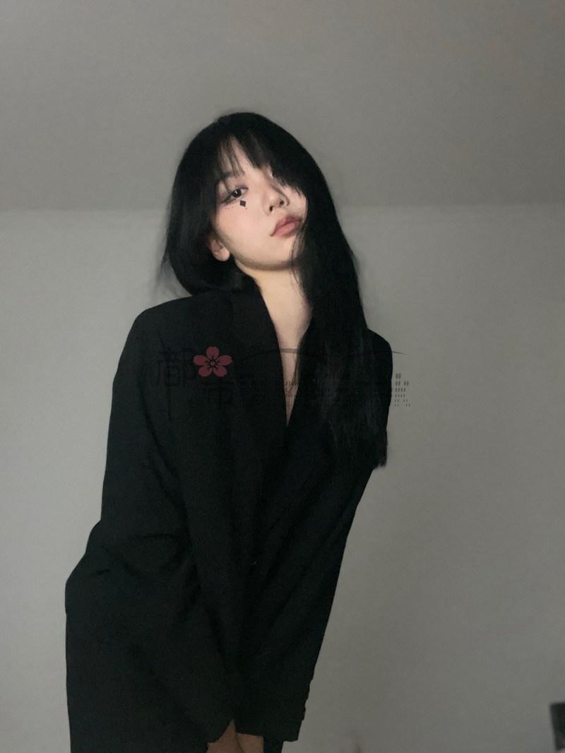 都市Seek个人按摩网推荐—黑色小众西服外套,保不住的火辣呼之欲出!插图3 都市Seek个人按摩网推荐—黑色小众西服外套,保不住的火辣呼之欲出!