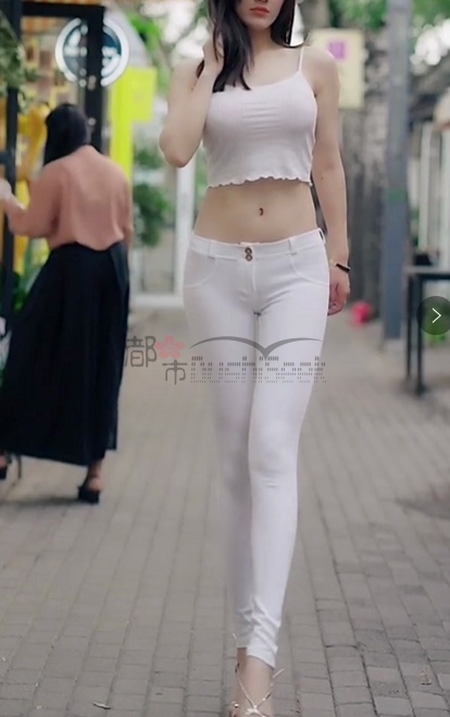 家腿没有野腿香！低腰紧身白色牛仔裤才是yyds！—都市Seek养生网推荐