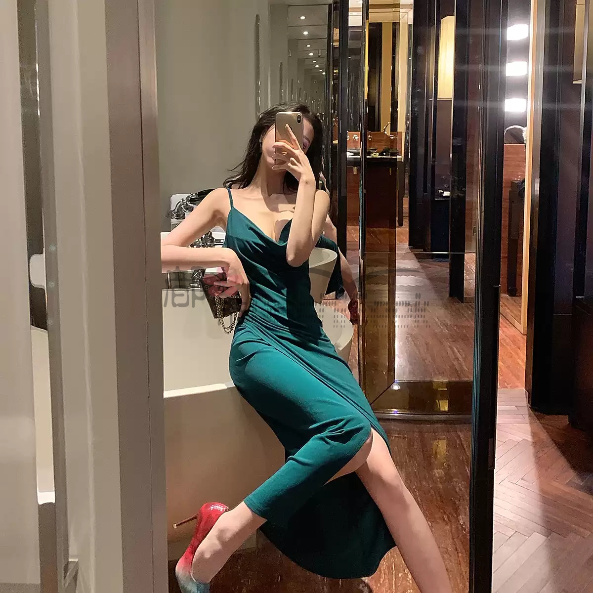 OTTD丨法式气质轻奢晚礼服，带上你的高级感去约会吧--都市Seek按摩体验网优选