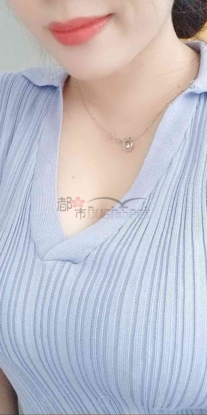 肤白貌美大长腿蓝色开叉针织连衣裙,开启白嫖学弟早餐之路—都市Seek杭州丝袜网推荐插图4 肤白貌美大长腿蓝色开叉针织连衣裙,开启白嫖学弟早餐之路—都市Seek杭州丝袜网推荐