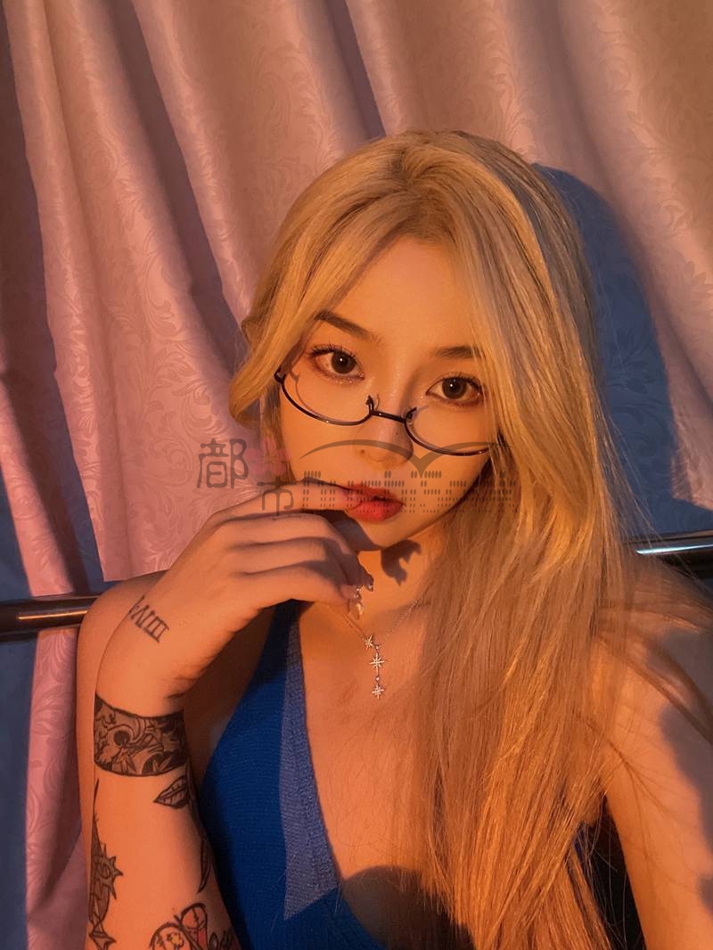 ins风半框椭圆眼镜，撩汉美学就在都市Seek杭州个人保健按摩网