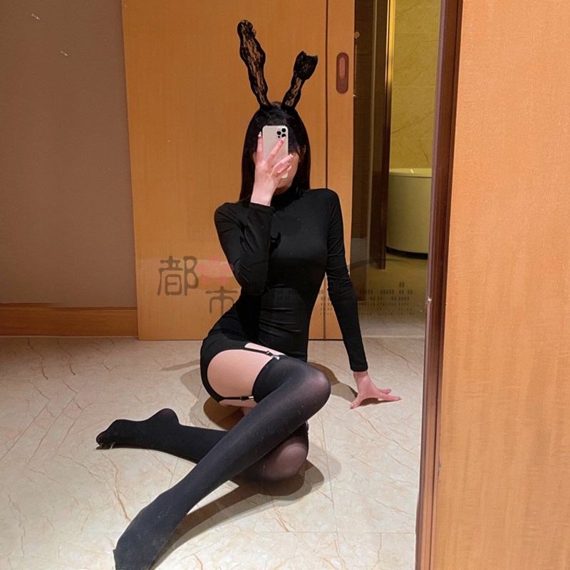 问问这条街，到底谁是爹！都市Seek杭州养生spa会馆推荐网红ins风包臀吊带袜连衣裙