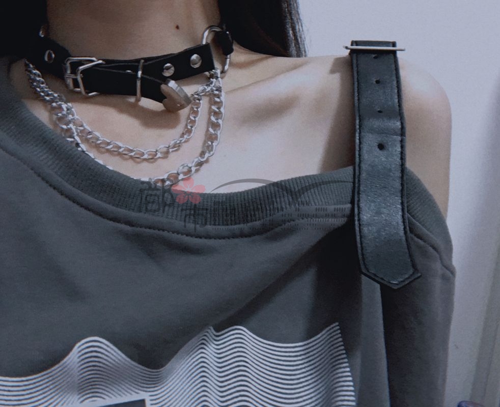 都市Seek杭州个人按摩推荐--少女欲罢不能的自我满足，ins暗黑系小心机项圈！