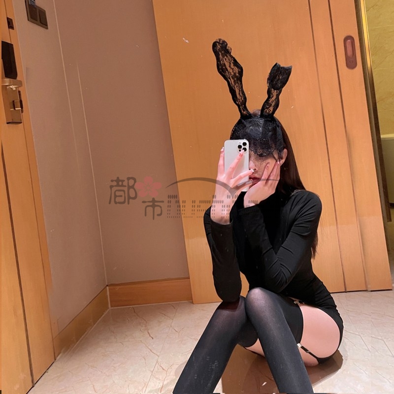 问问这条街，到底谁是爹！都市Seek杭州养生spa会馆推荐网红ins风包臀吊带袜连衣裙