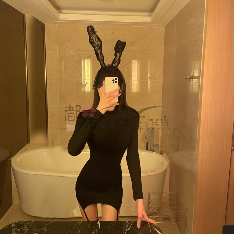 问问这条街，到底谁是爹！都市Seek杭州养生spa会馆推荐网红ins风包臀吊带袜连衣裙