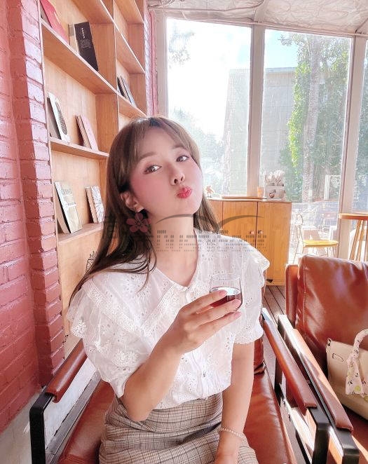 藏在杭州家庭式阁楼上洒满阳光的--晴咖啡(塑三店)