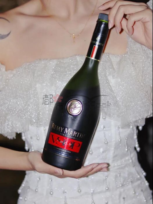 杭州夜生活里微醺时刻分享自由的去处–MO Bar插图3 杭州夜生活里微醺时刻分享自由的去处--MO Bar