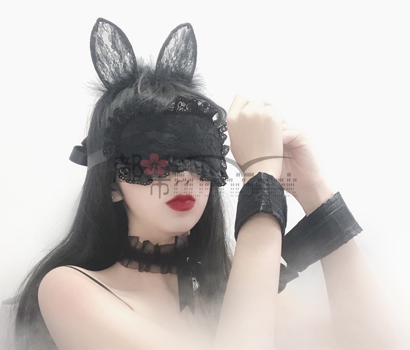 我承认我戴上之后456啦，嫩粉蕾丝眼罩手环—都市Seek杭州丝袜网推荐