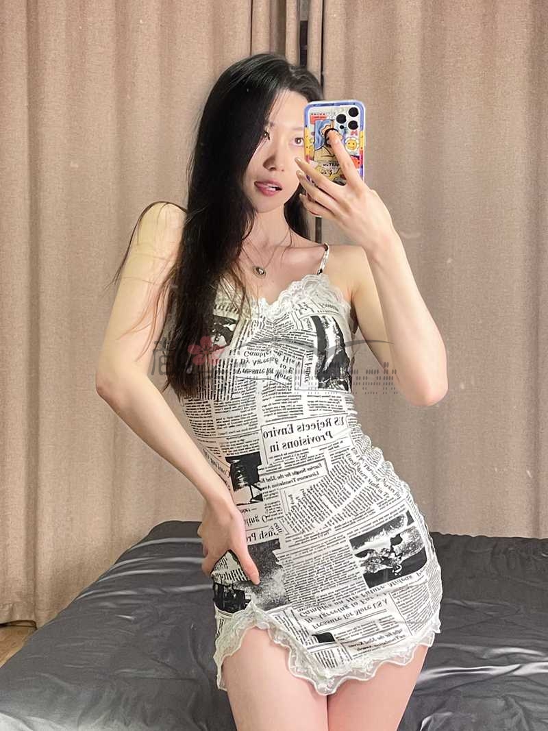 都市Seek杭州按摩网推荐—超级性感ins风报纸印花蕾丝连衣裙，赶紧穿上去钓约幽会会会！