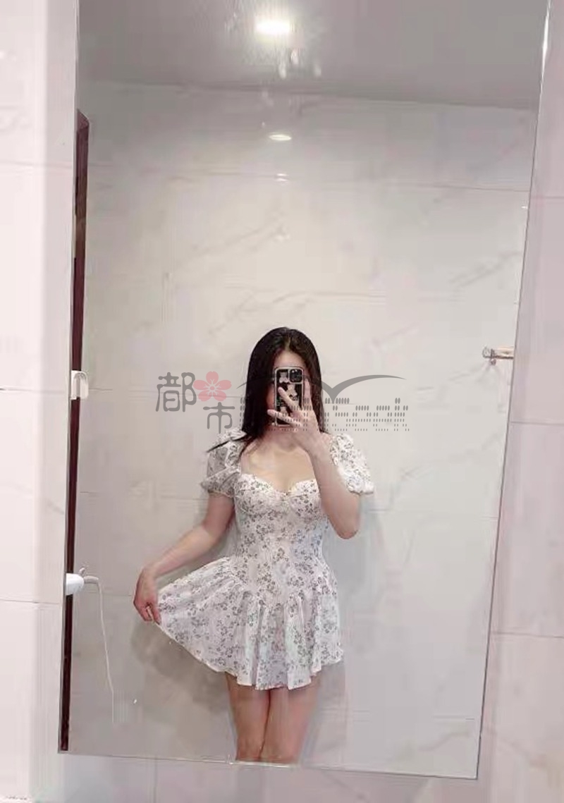都市seek杭州养生spa网推荐一字肩碎花性感连衣裙！仙气飘飘不如胸器摇摇！快@你男朋友给你买