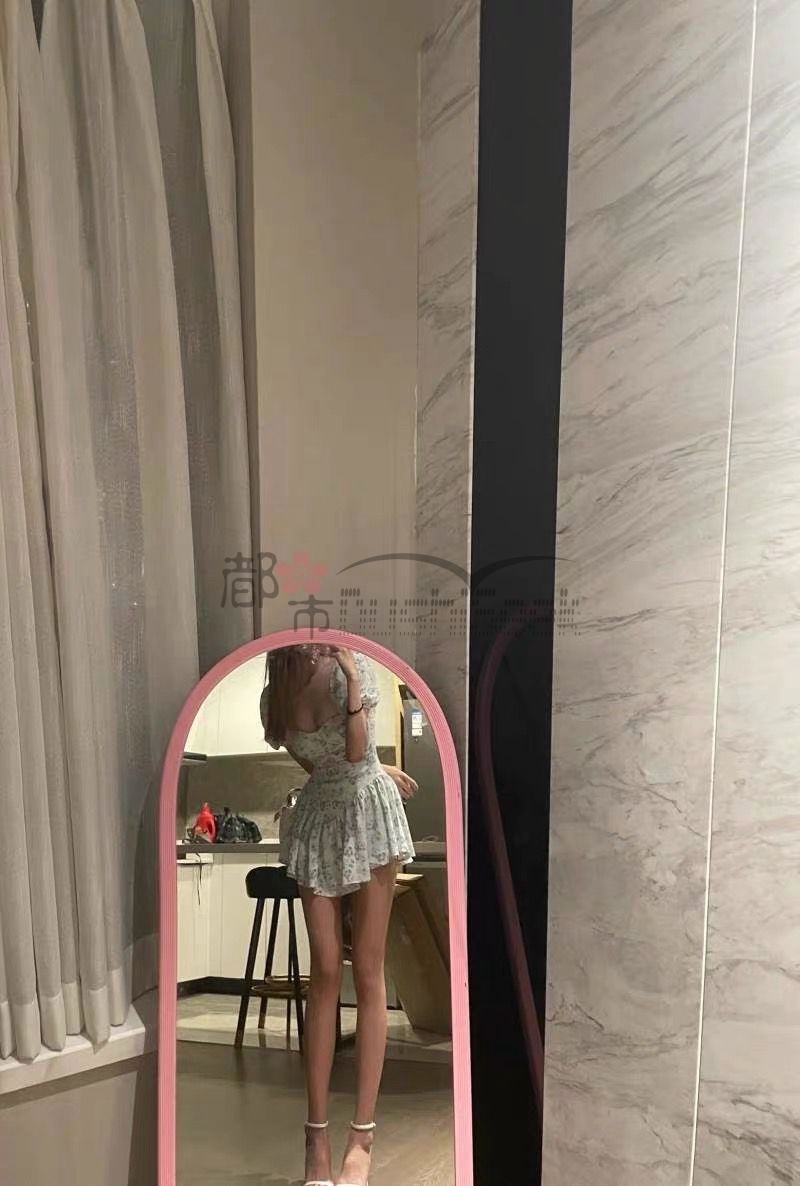 都市seek杭州养生spa网推荐一字肩碎花性感连衣裙！仙气飘飘不如胸器摇摇！快@你男朋友给你买