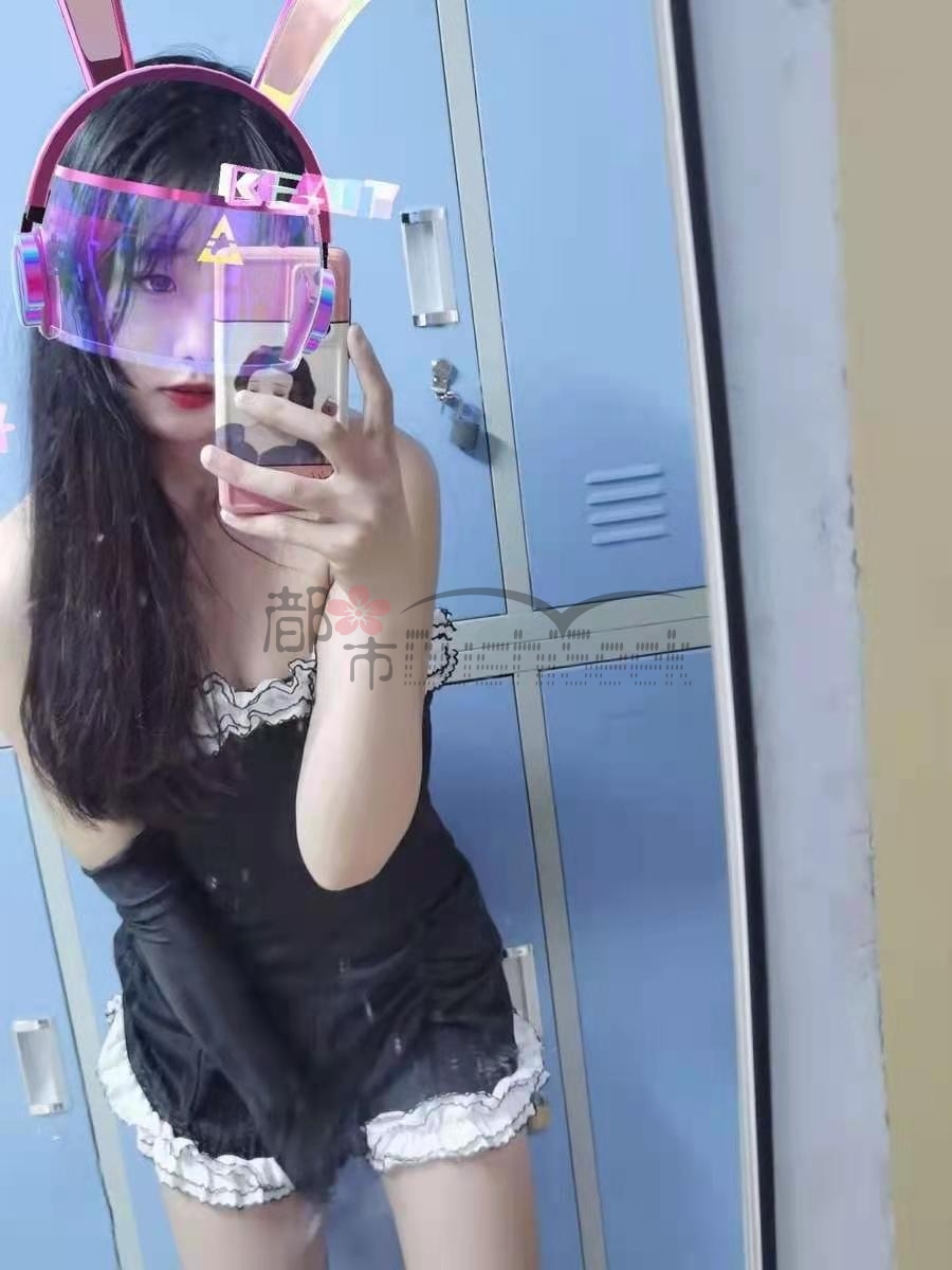 OOTD丨元气满满的一天从一条钝角抹胸裙开始，让你夜夜达咩—都市seek杭州养生会所网