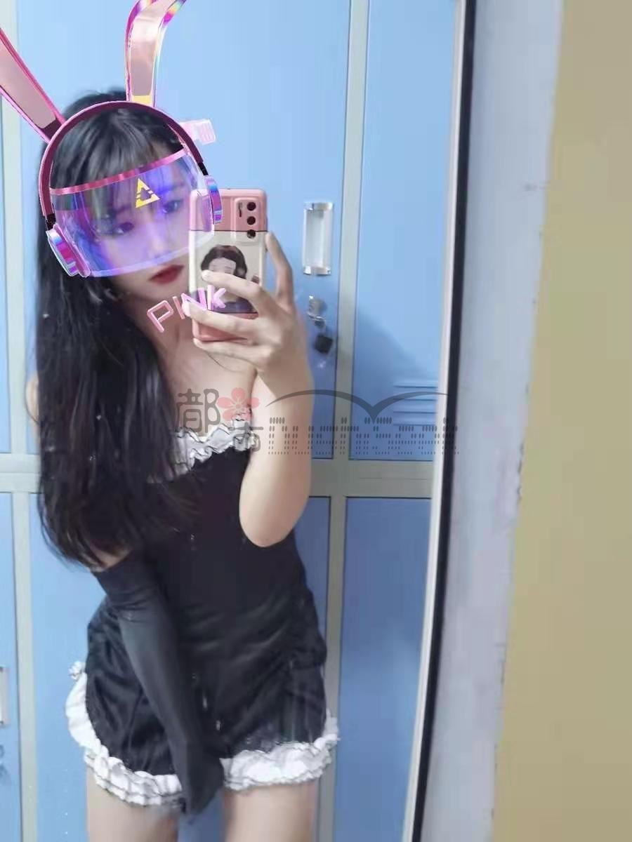 OOTD丨元气满满的一天从一条钝角抹胸裙开始，让你夜夜达咩—都市seek杭州养生会所网