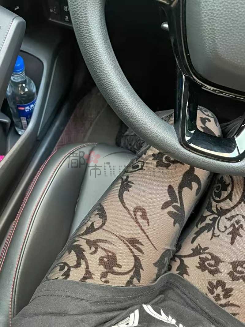 OOTD丨蕾丝喇叭裤的天花板！穿上自己就忍不住羞涩—都市seek杭州按摩网