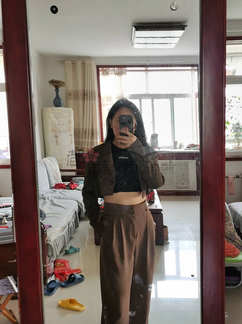 OOTD丨不秀身材秀什么？黑丝也行！超短小西服搭配推荐—都市seek杭州养生体验网