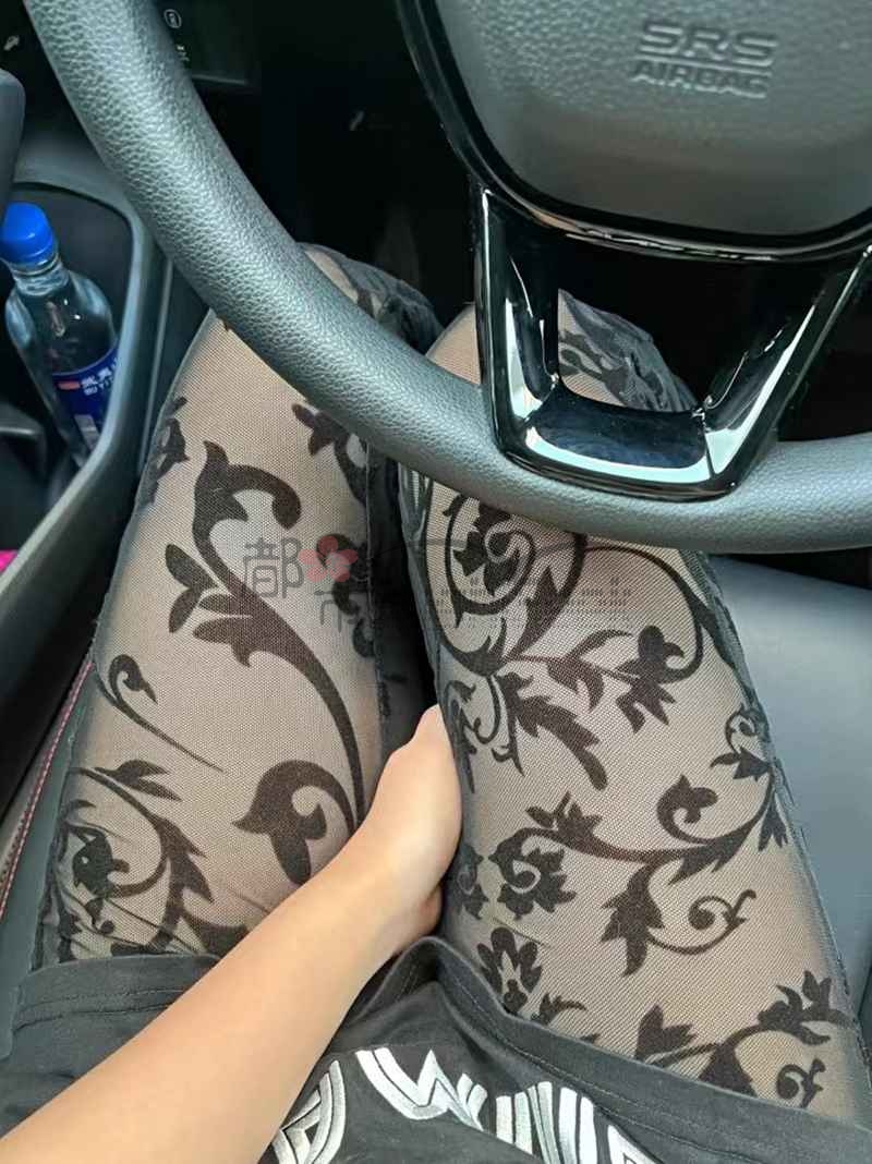 OOTD丨蕾丝喇叭裤的天花板！穿上自己就忍不住羞涩—都市seek杭州按摩网