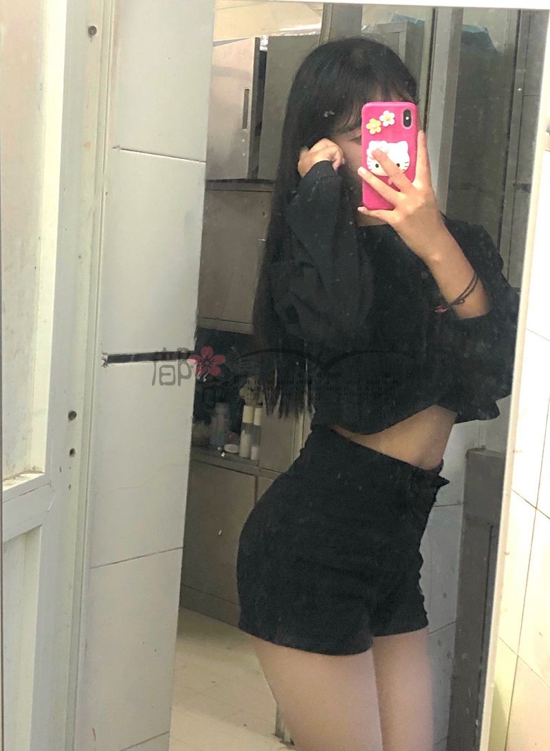 OOTD丨不秀身材秀什么？黑丝也行！超短小西服搭配推荐—都市seek杭州养生体验网