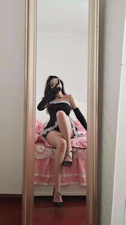 OOTD丨元气满满的一天从一条钝角抹胸裙开始,让你夜夜达咩—都市seek杭州养生会所网