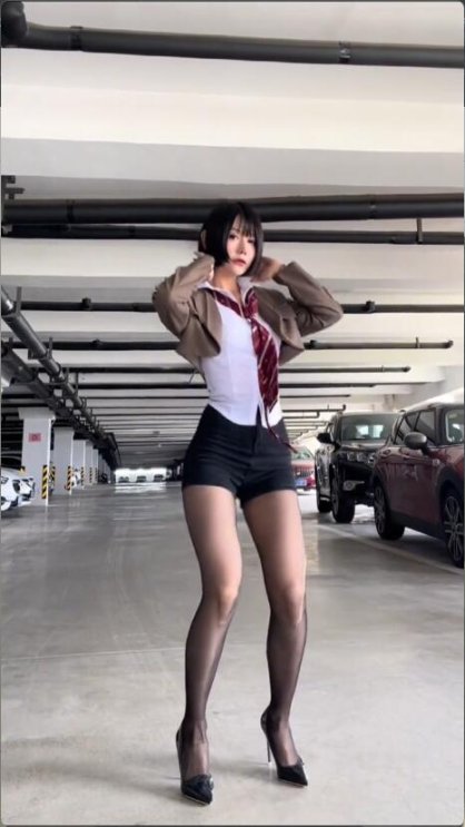 OOTD丨不秀身材秀什么?黑丝也行!超短小西服搭配推荐—都市seek杭州养生体验网